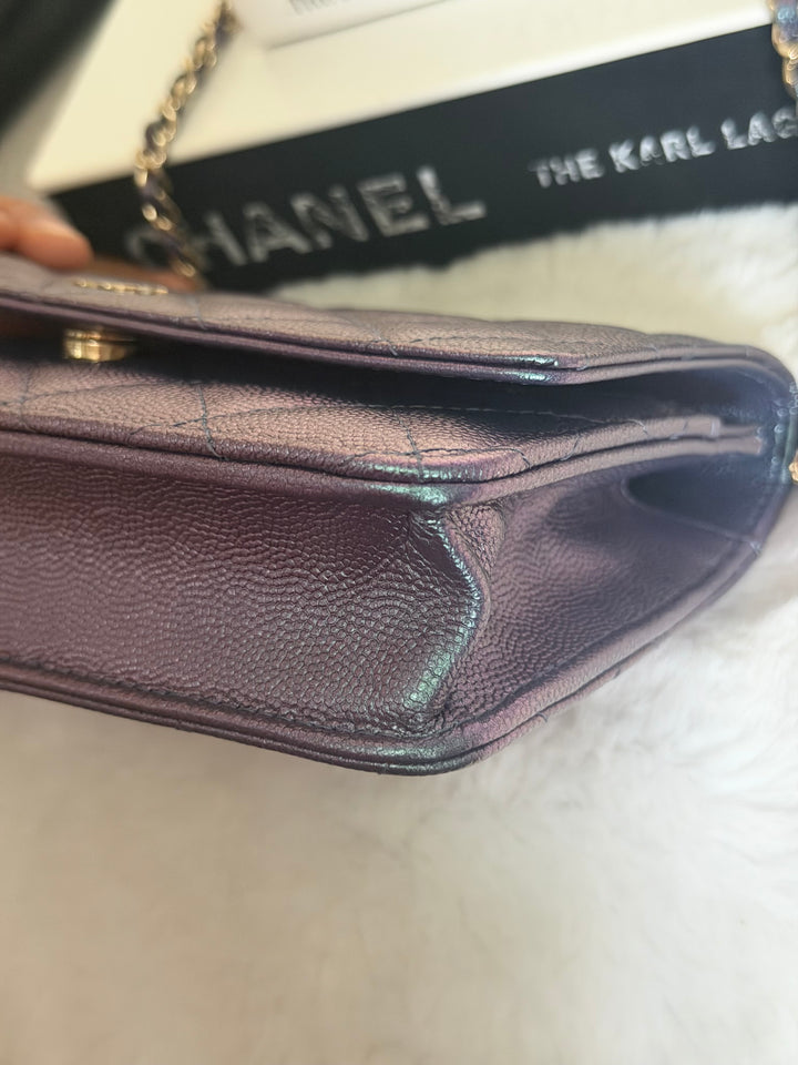CHANEL 22P Iridescent Purple Caviar LGHW 2022 Classic Wallet On Chain (WOC)