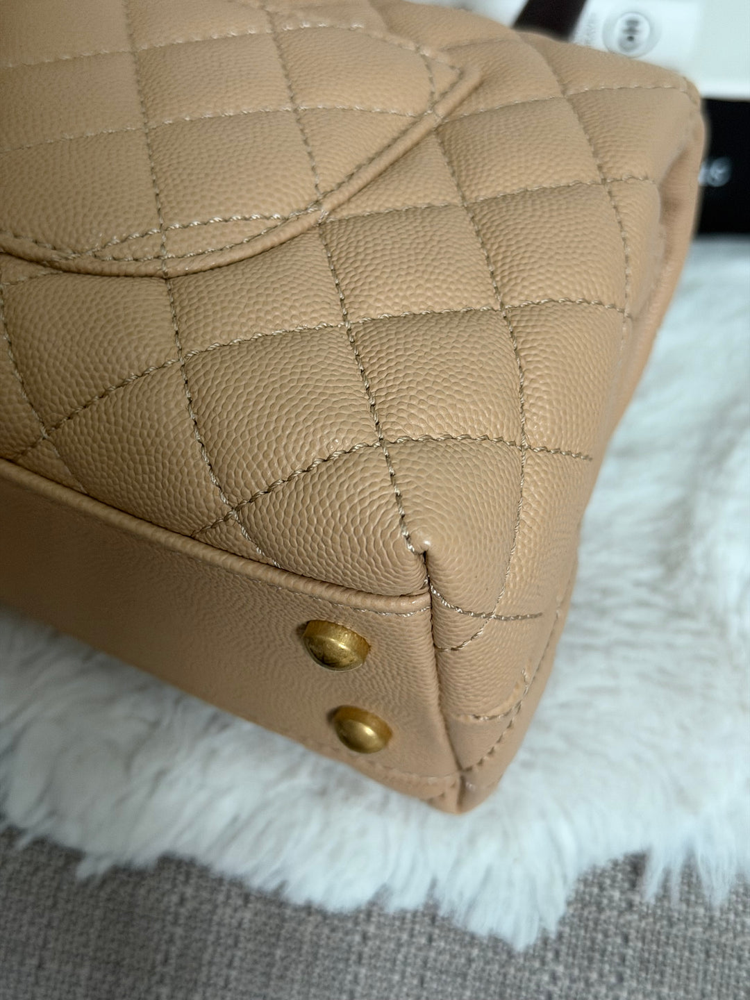 CHANEL series 29 Beige Caviar Aged GHW Deep burgundy Lizard Handle Coco Handle size Small 2019/2020