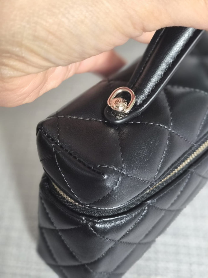 CHANEL Black Lambskin LGHW Long Vanity Top Handle with Detachable Chain 2025