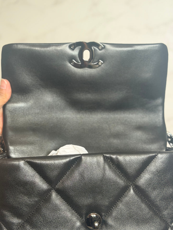 CHANEL 22P So Black 19 Black Lambskin Flap Bag size Small 2022