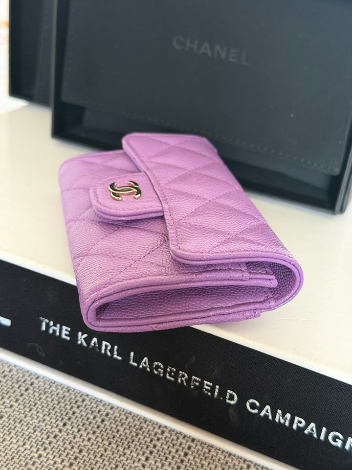 CHANEL series 31 Purple Caviar LGHW Classic Flap Snap Card Holder with Mona Lisa Pocket