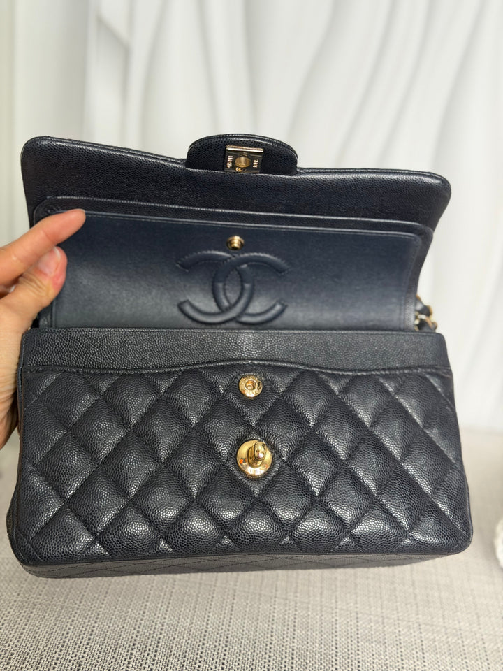 CHANEL series 30 Dark Navy Caviar LGHW Small Timeless Classic Double Flap Bag 2020