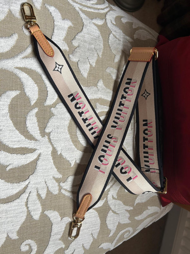 LOUIS VUITTON Speedy 20 with Guitar Strap