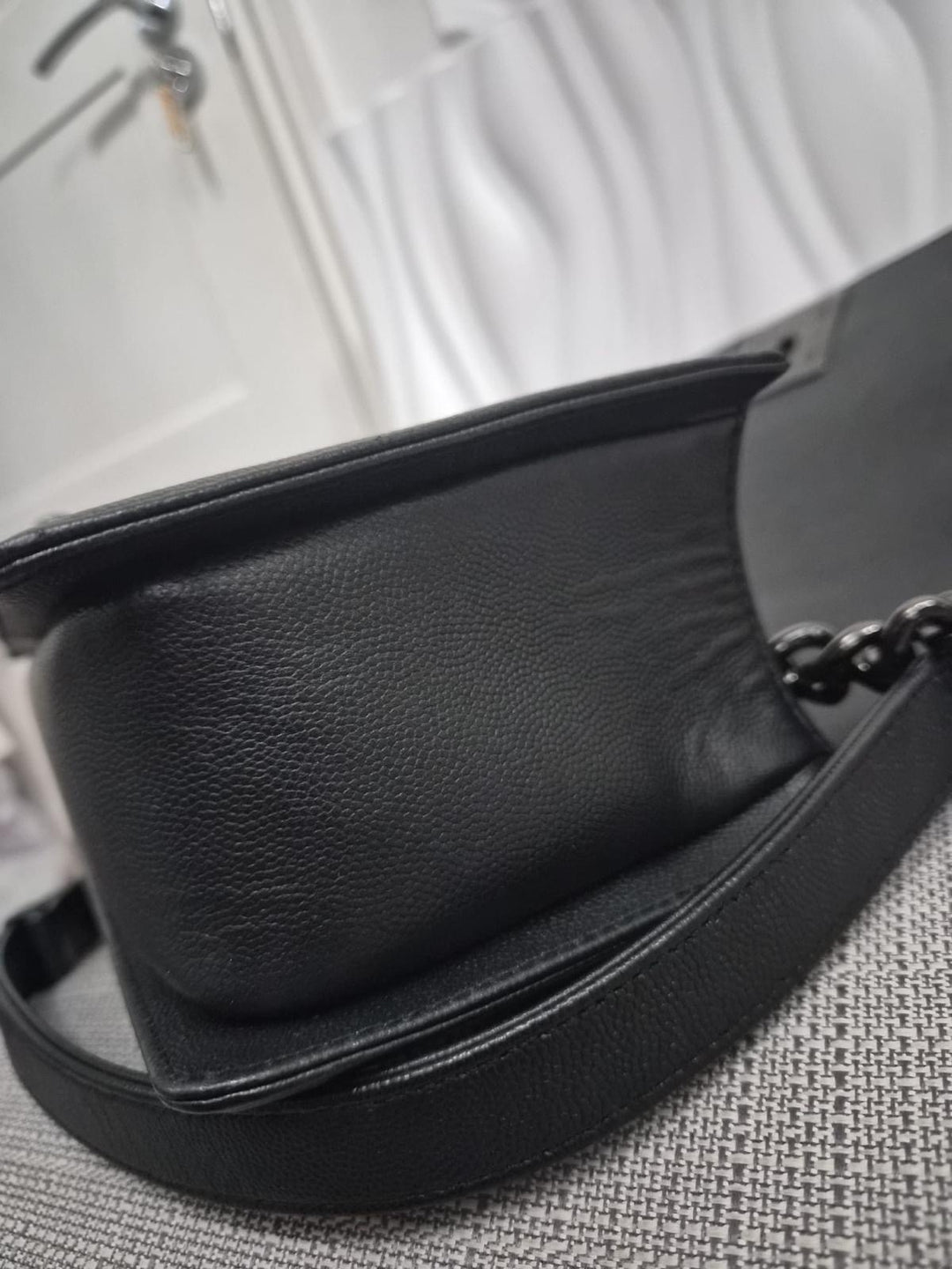 CHANEL Series 25 Black Caviar So Black Hardware Old Medium Le Boy Bag 2017/2018