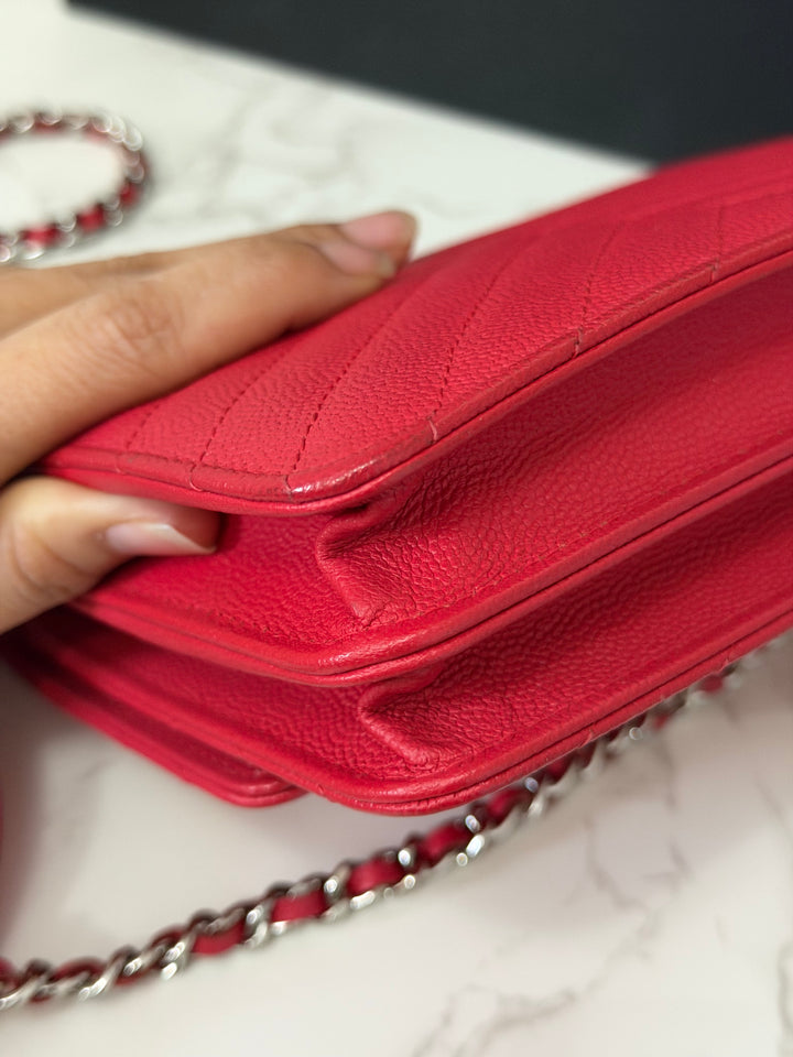 CHANEL series 25 2018 Dark pink chevron caviar SHW Square Wallet On Chain (WOC)