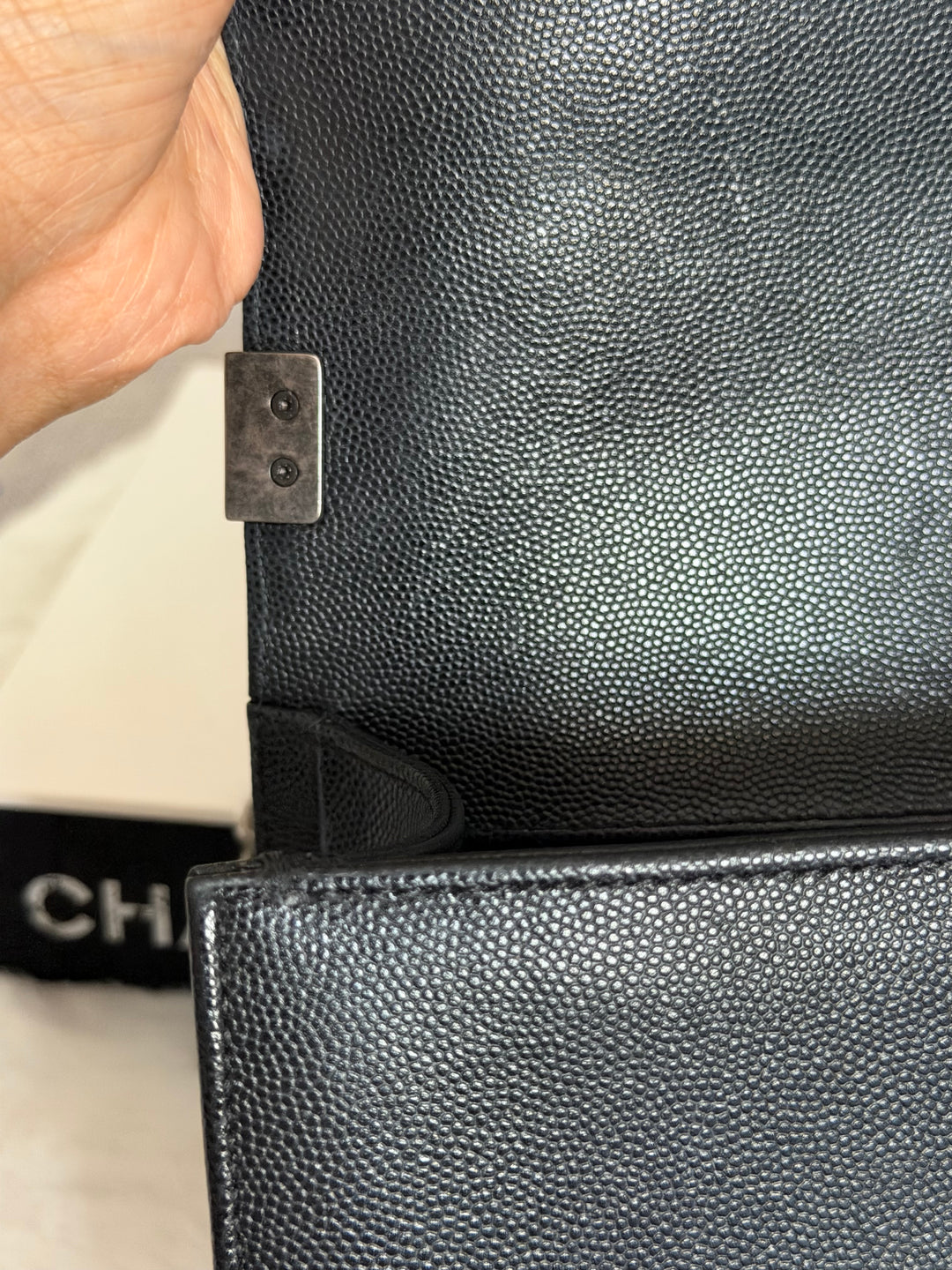 CHANEL series 25 Black Caviar Ruthenium Hardware Old Medium Le Boy Bag 25 cms 2018