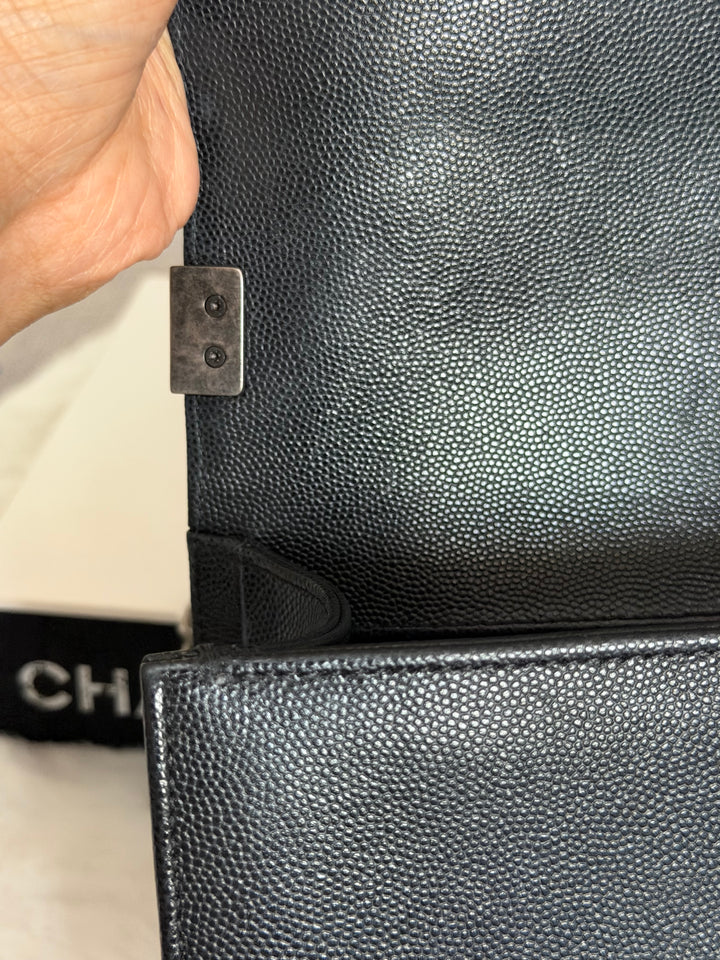 CHANEL series 25 Black Caviar Ruthenium Hardware Old Medium Le Boy Bag 25 cms 2018