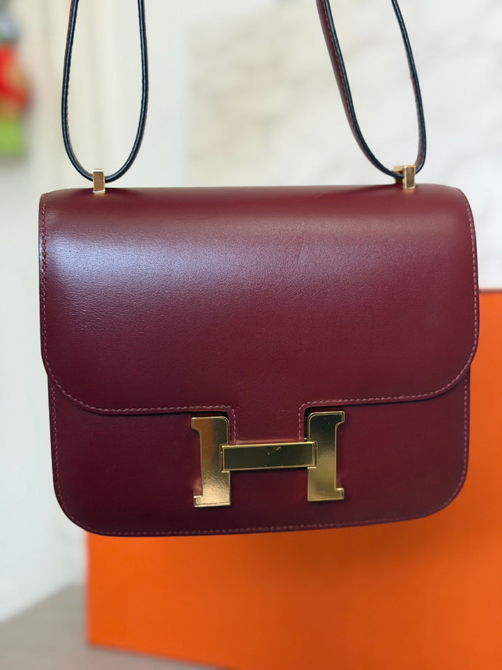 HERMÈS Rouge H Box Leather GHW Mini Constance 18 Flap Bag stamp D 2019