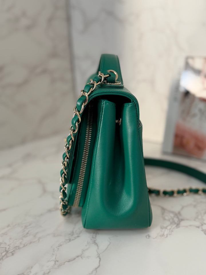 CHANEL series 23 Green Caviar LGHW Medium Business Affinity Flap Bag