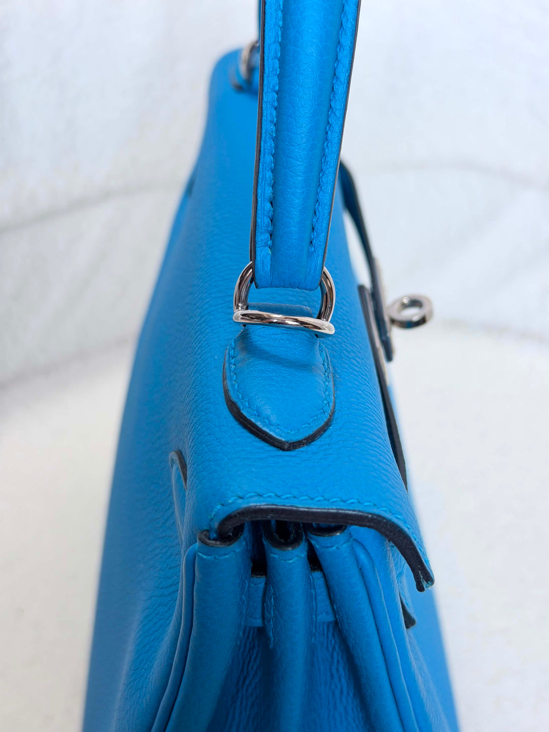 HERMÈS Bleu Zanzibar Togo Leather PHW Kelly 25 Stamp A 2018