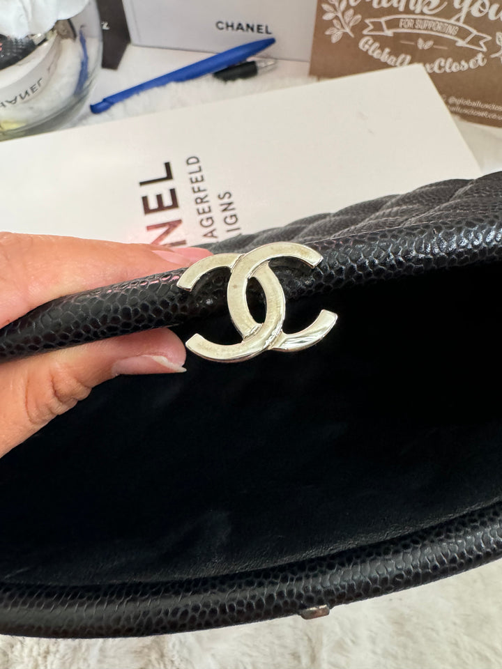 Chanel series 15 Black Caviar SHW Classic Clutch