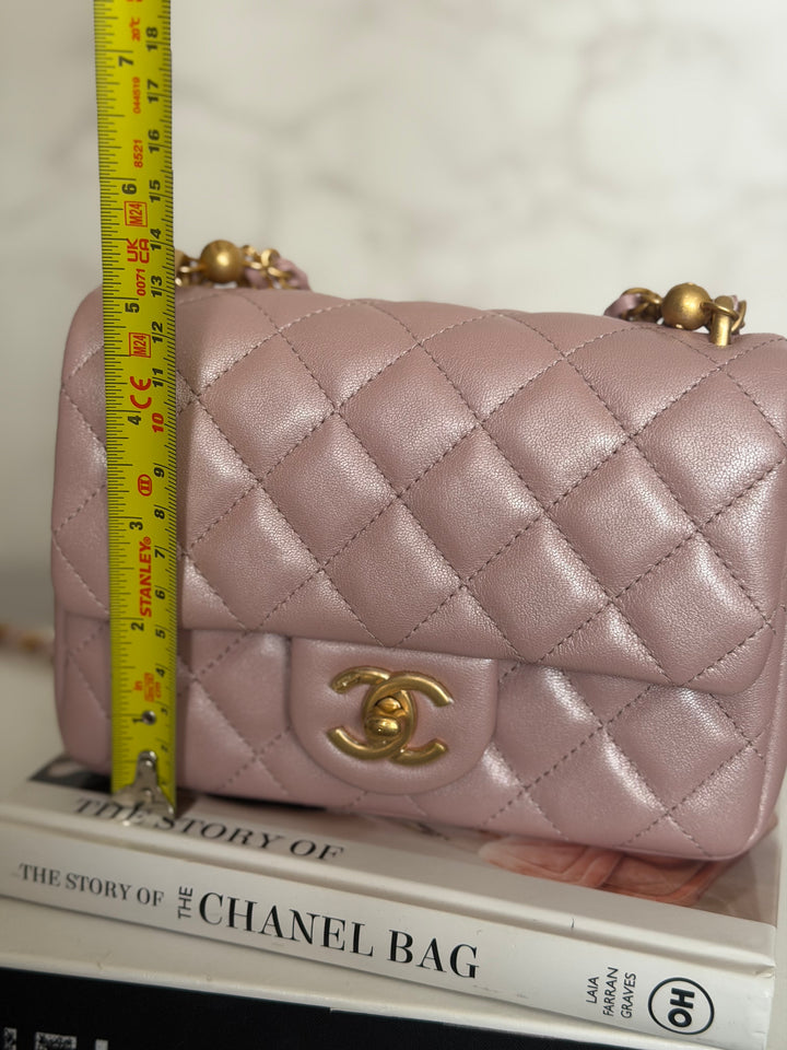 CHANEL 24P Pearly Pink Lambskin Pearl Twist Aged GHW Flap Bag 2024