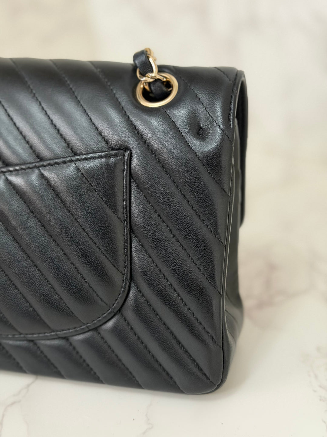 CHANEL series 29 2019 Black Lambskin Chevron LGHW Medium Timeless Classic Double Flap Bag