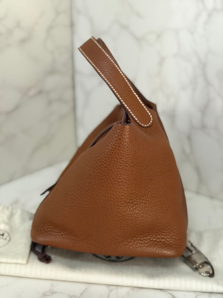 HERMES Picotin 18 Lock Bag in Gold Cle Leather PHW Stamp U 2022