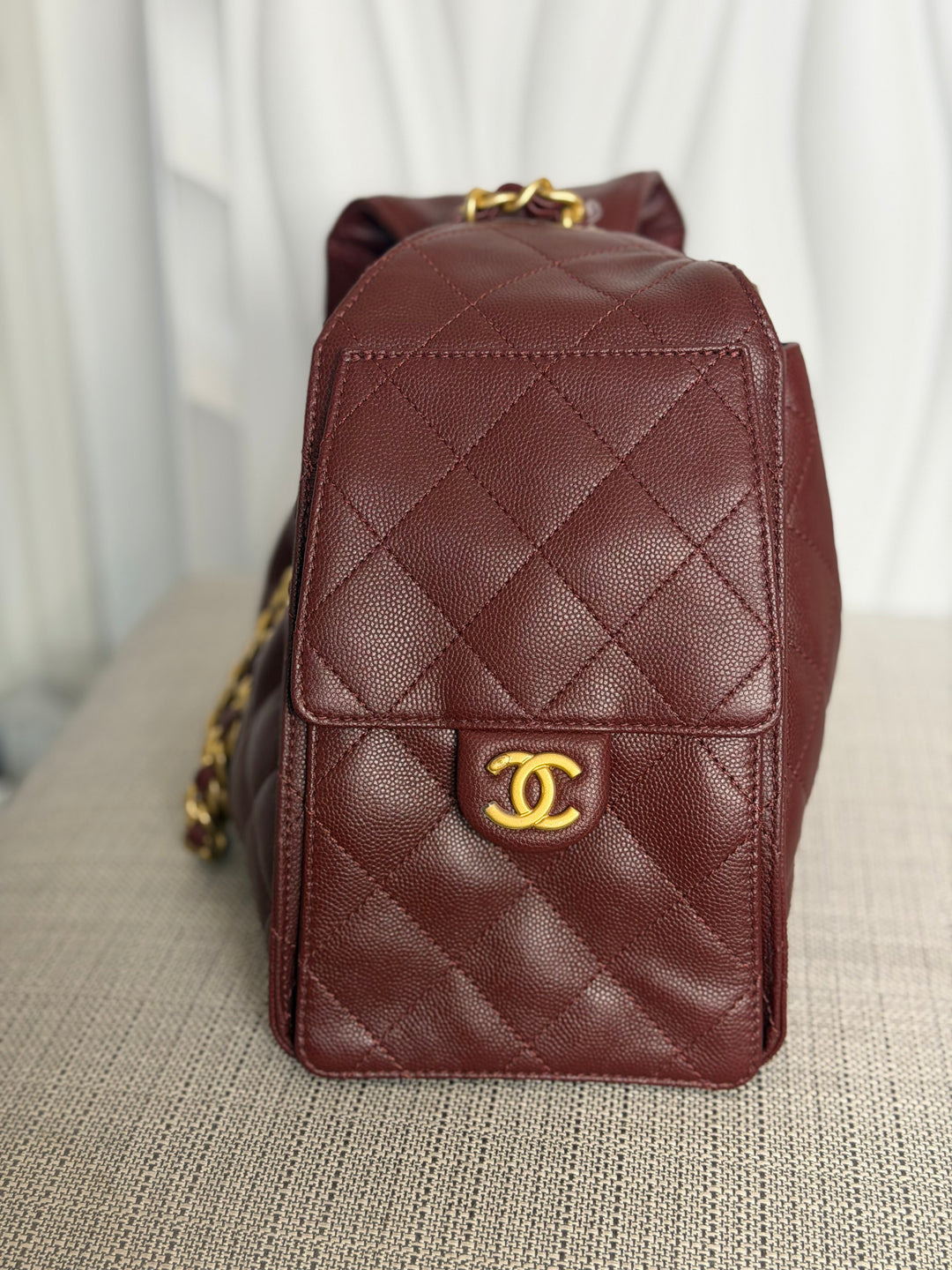 CHANEL 25A Burgundy Caviar Aged GHW 25 Hobo Bag Size SMALL