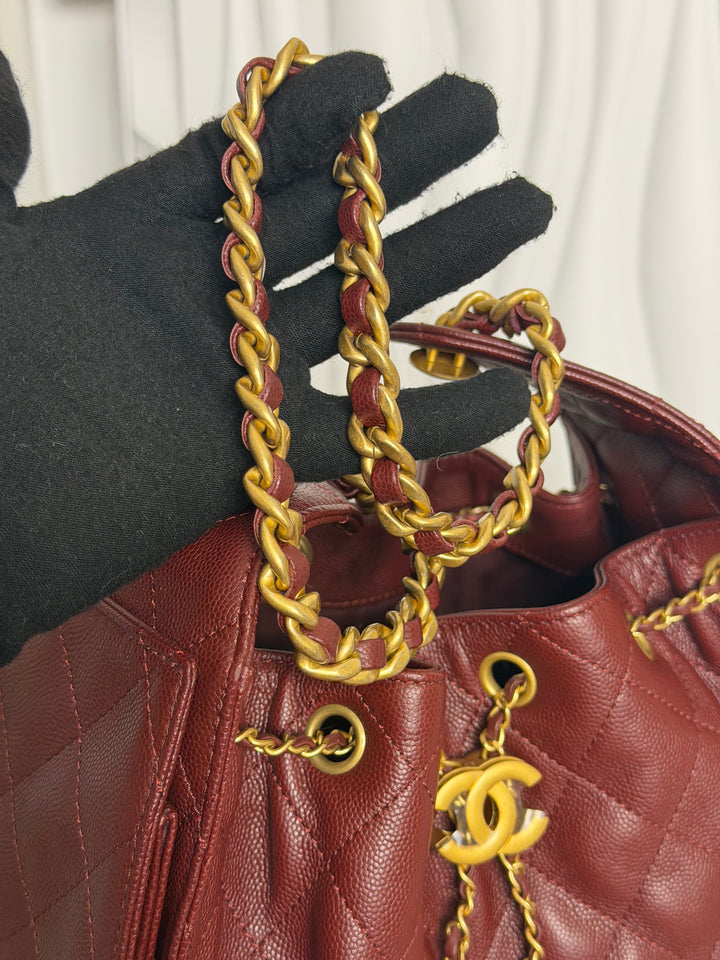 CHANEL 25A Burgundy Caviar Aged GHW 25 Hobo Bag Size SMALL