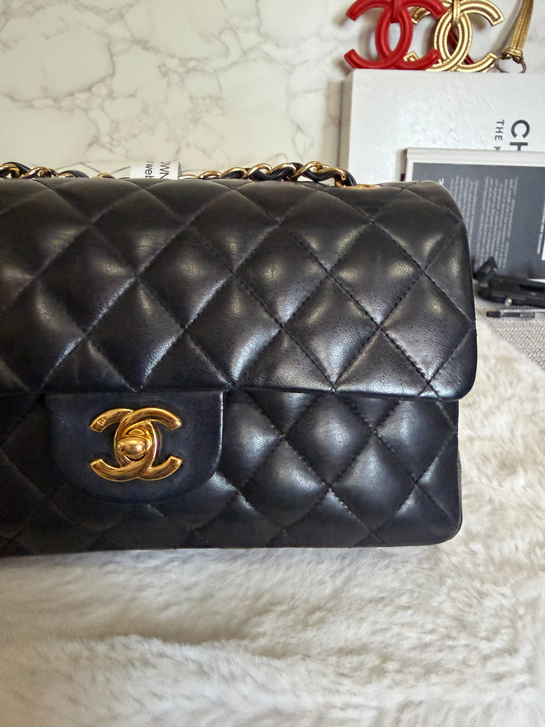 CHANEL Vintage series 11 Black Lambskin 24K GHW Small Timeless Classic Double Flap Bag