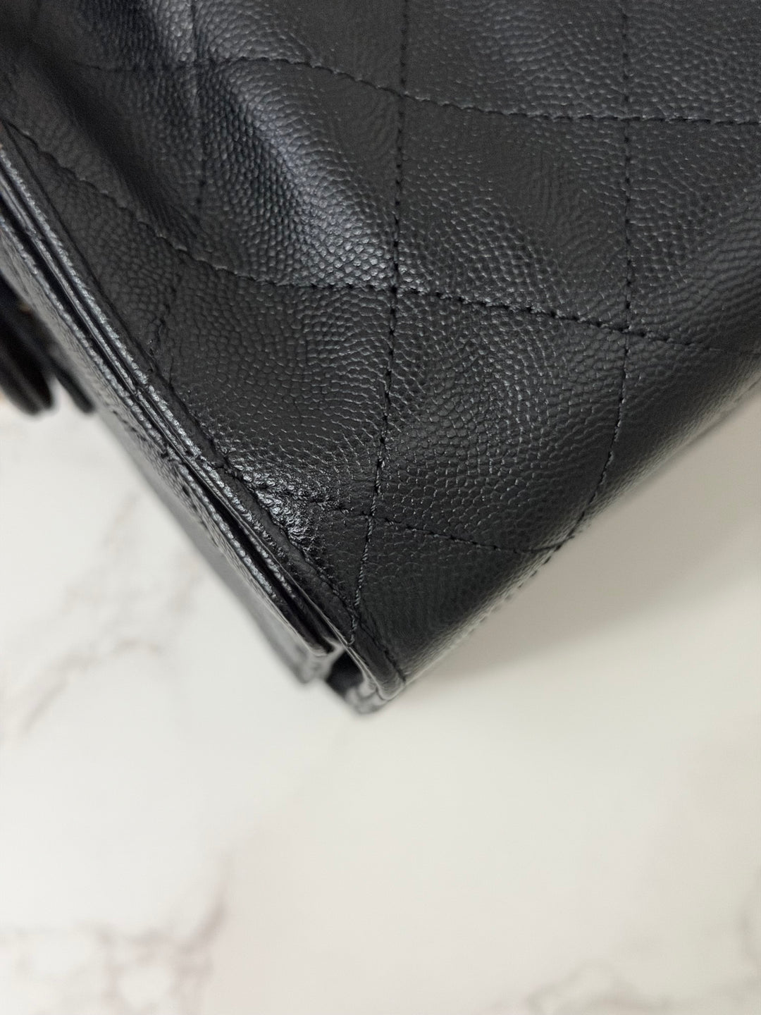 CHANEL 26C 2025/2026 Black Caviar Aged GHW 25 Hobo Bag size Small