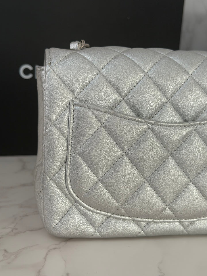 Chanel Series 31 21P Collection Iridescent Silver lambskin SHW Square Mini Flap Bag 2021