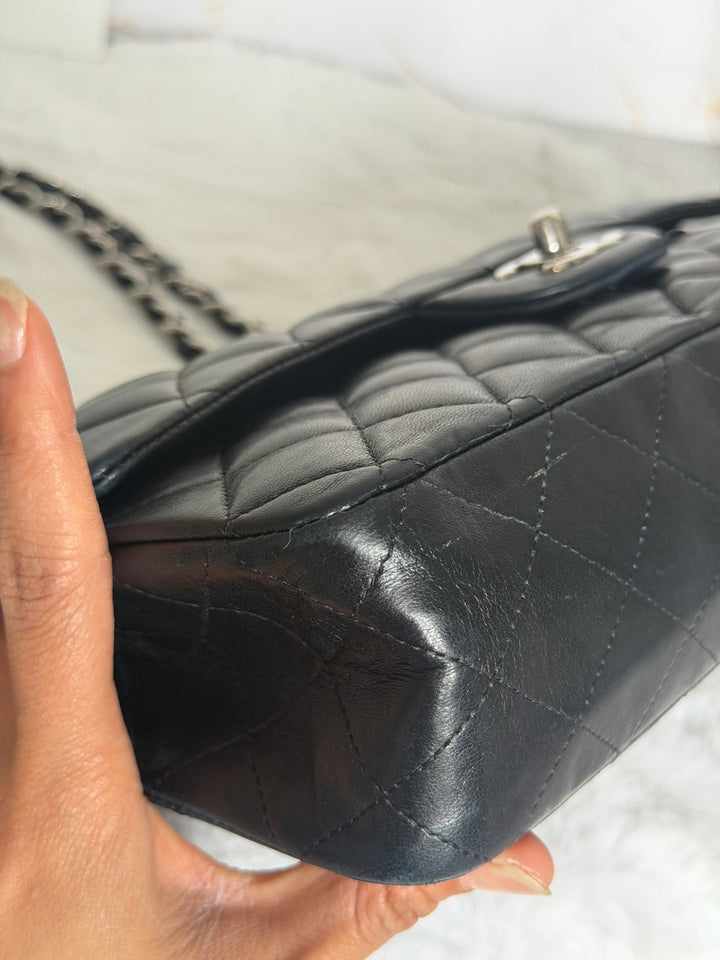 CHANEL series 12 Black Lambskin SHW Medium ML Timeless Classic Double Flap Bag 2011