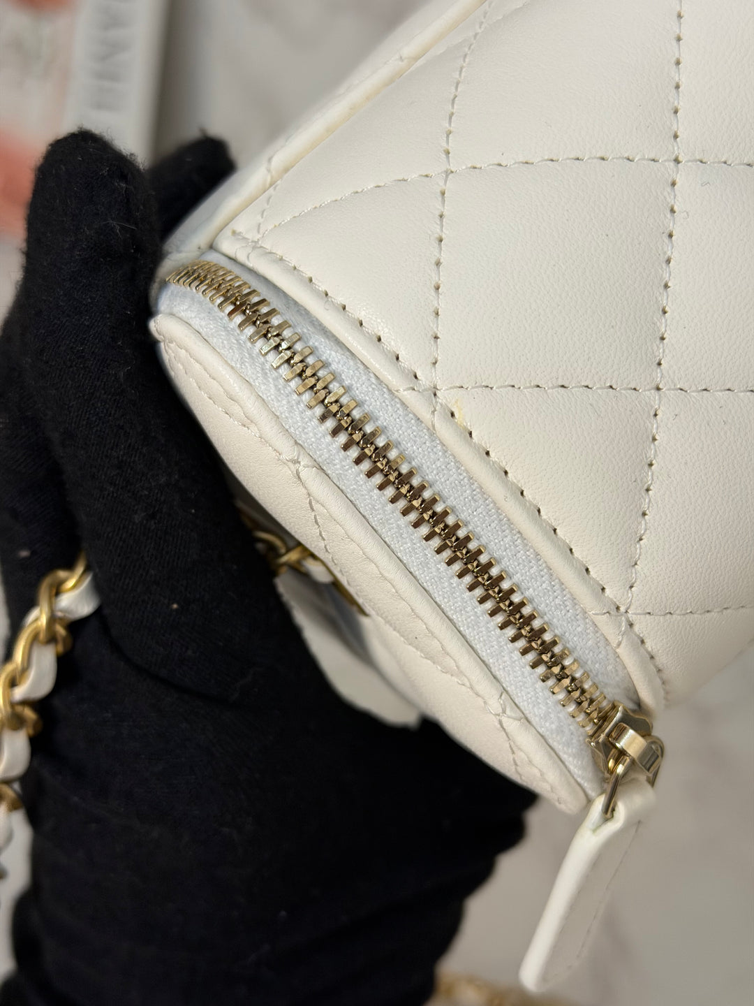 CHANEL series 31 White Lambskin aged GHW Small Vanity Pearl Crush Adjustable Chain 2020/2021