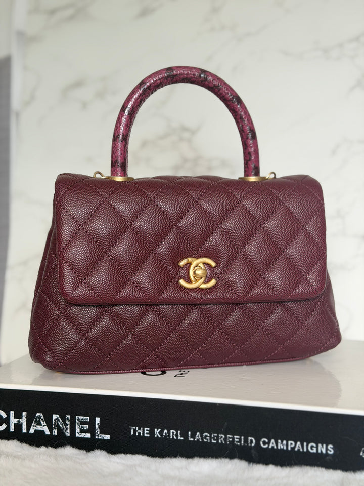 CHANEL series 26 Burgundy Caviar Aged GHW Coco Handle Flap Bag size SMALL with Pink sea snake handle 2018