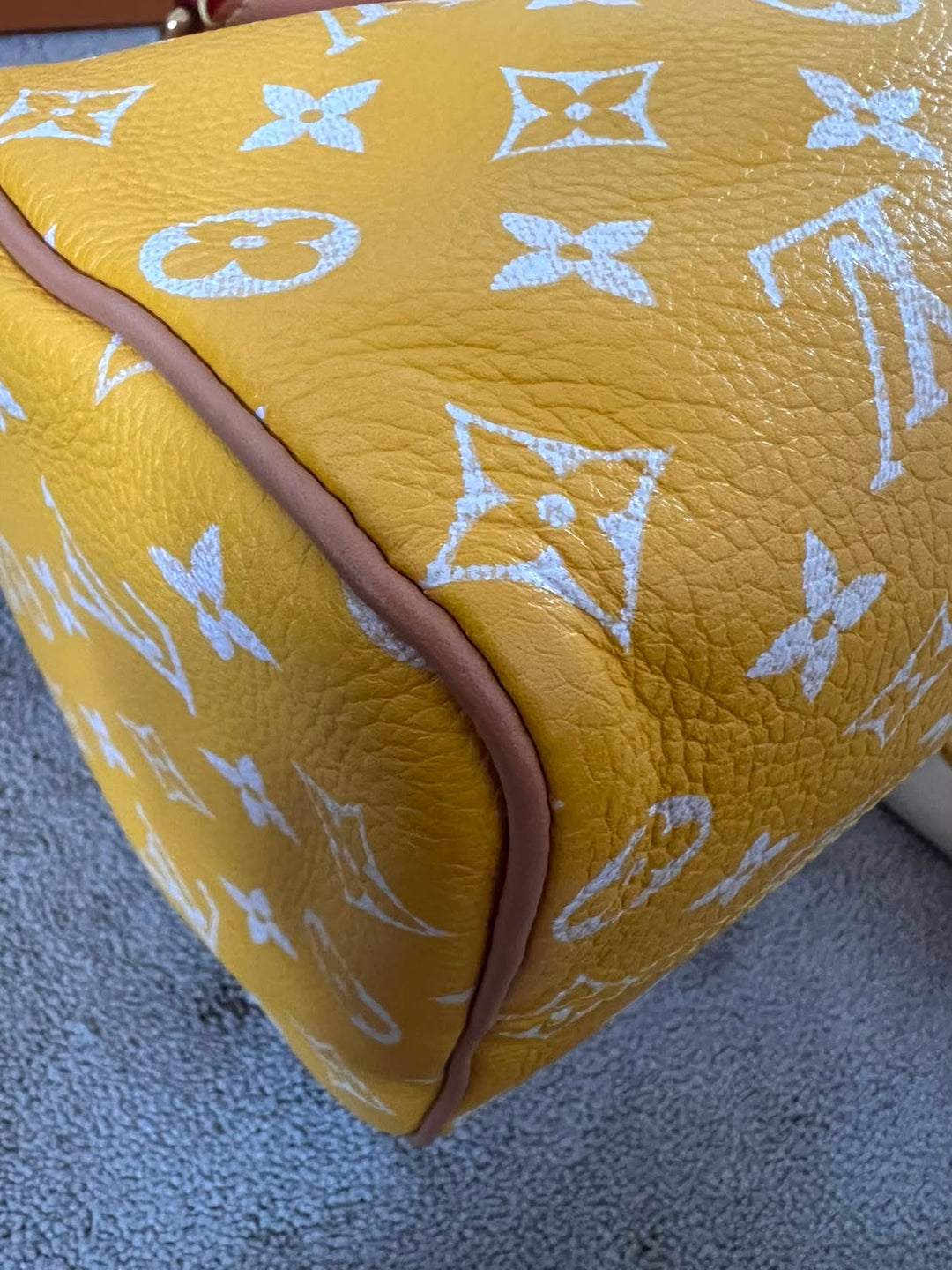 LOUIS VUITTON LV Speedy P9 Bandoulière 25 Bag in Yellow