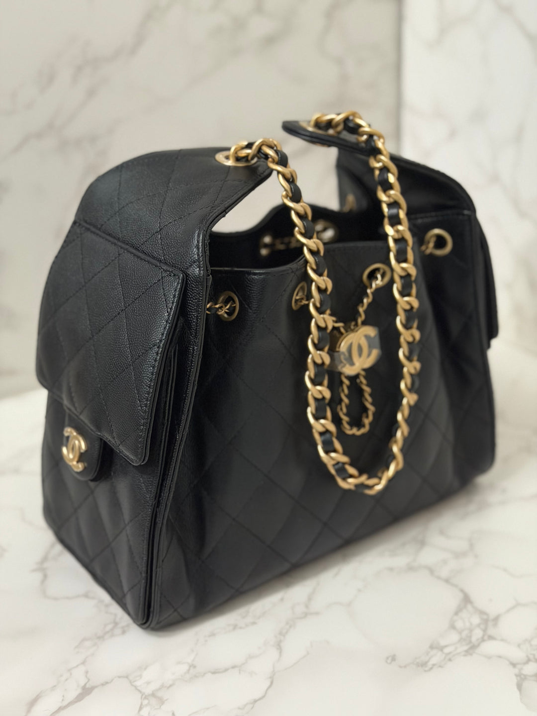 CHANEL 26C 2025/2026 Black Caviar Aged GHW 25 Hobo Bag size Small