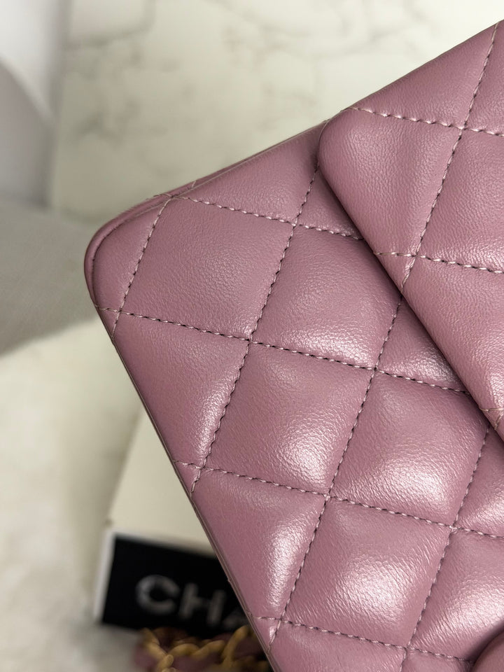 CHANEL series 21 Mauve Pink Purple Lambskin LGHW Medium ML Timeless Classic Double Flap Bag 2015