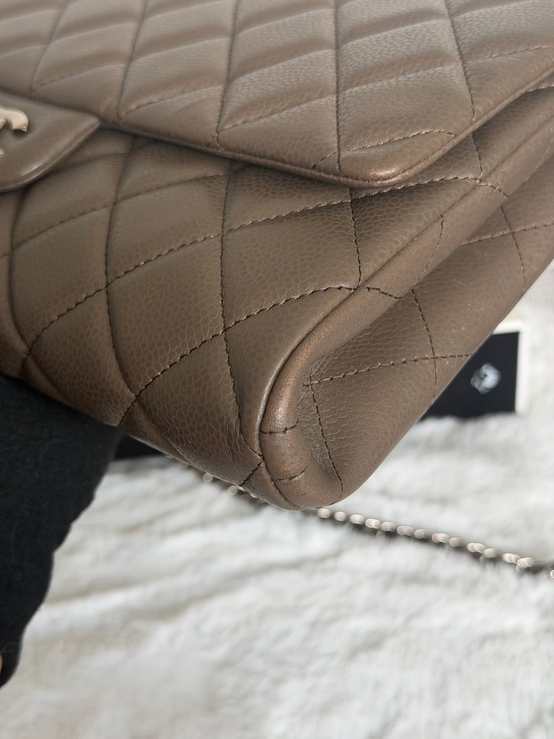 CHANEL series 17 Khaki Caviar SHW Classic Clutch with Chain