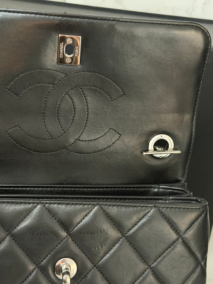 CHANEL series 24 Black Lambskin Silver HW Trendy CC Top Handle Flap Bag with Top Handle and detachable chain