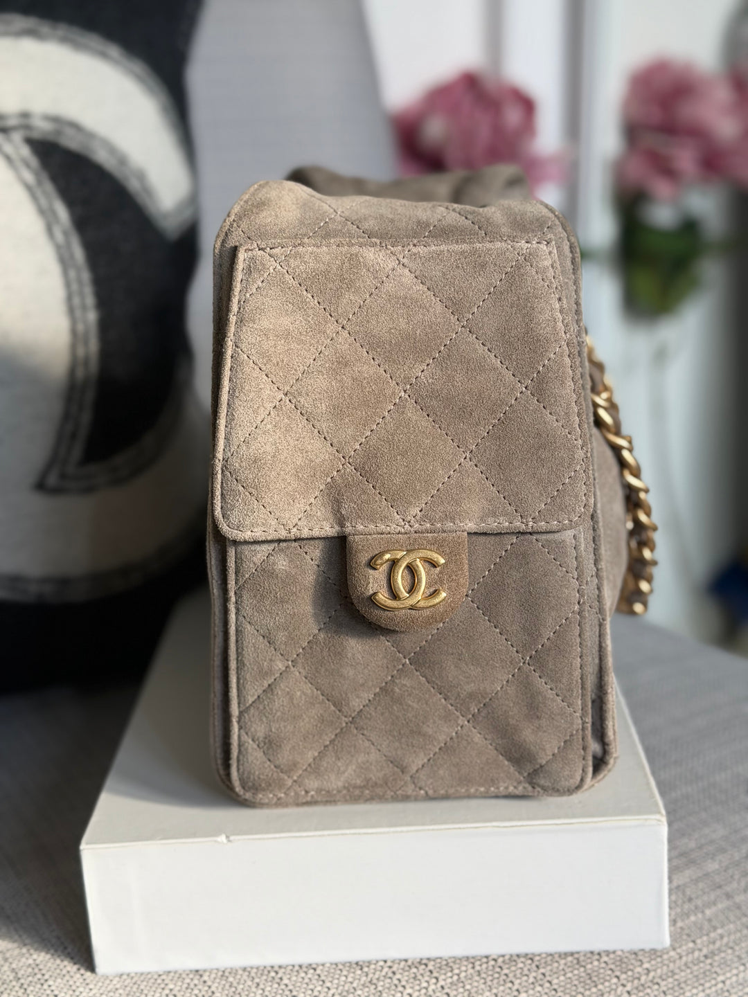 CHANEL Grey Suede 25 Hobo Bag size SMALL aged GHW 2025/2026
