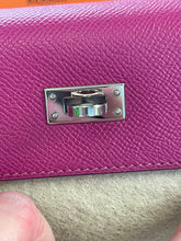 Load image into Gallery viewer, Hermes Kelly 25 Rose pourpre Epsom Leather palladium hardware stamp A (2017)
