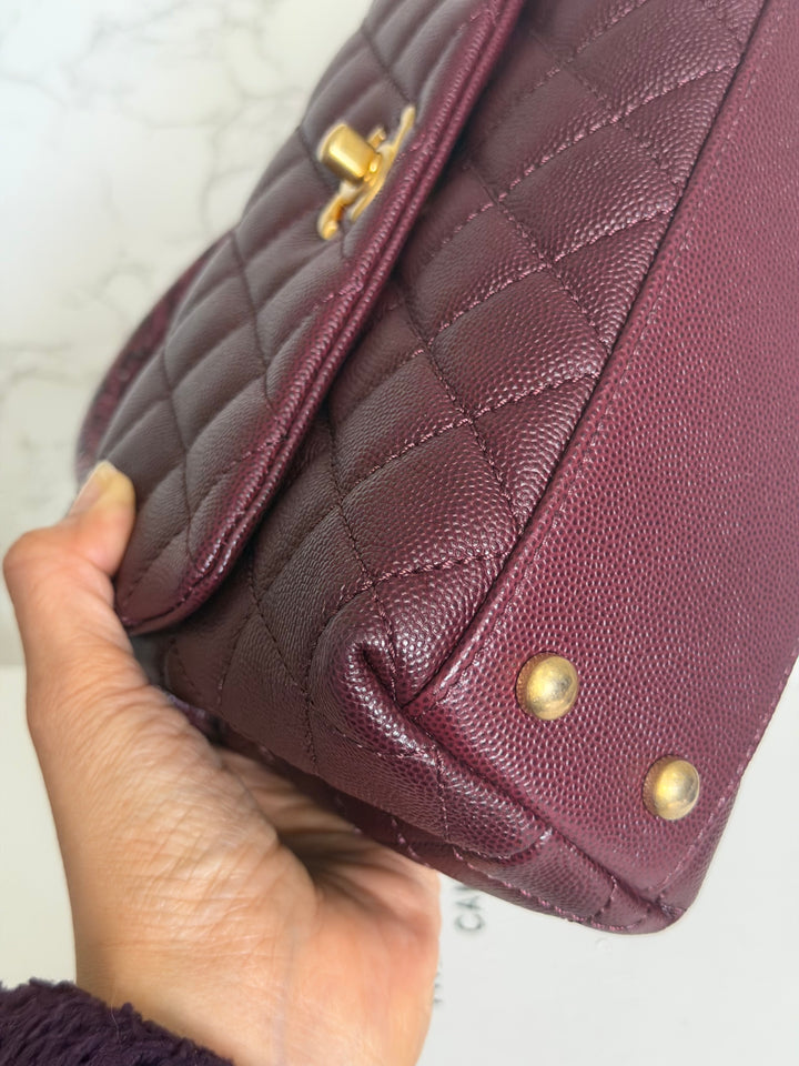 CHANEL series 26 Burgundy Caviar Aged GHW Coco Handle Flap Bag size SMALL with Pink sea snake handle 2018