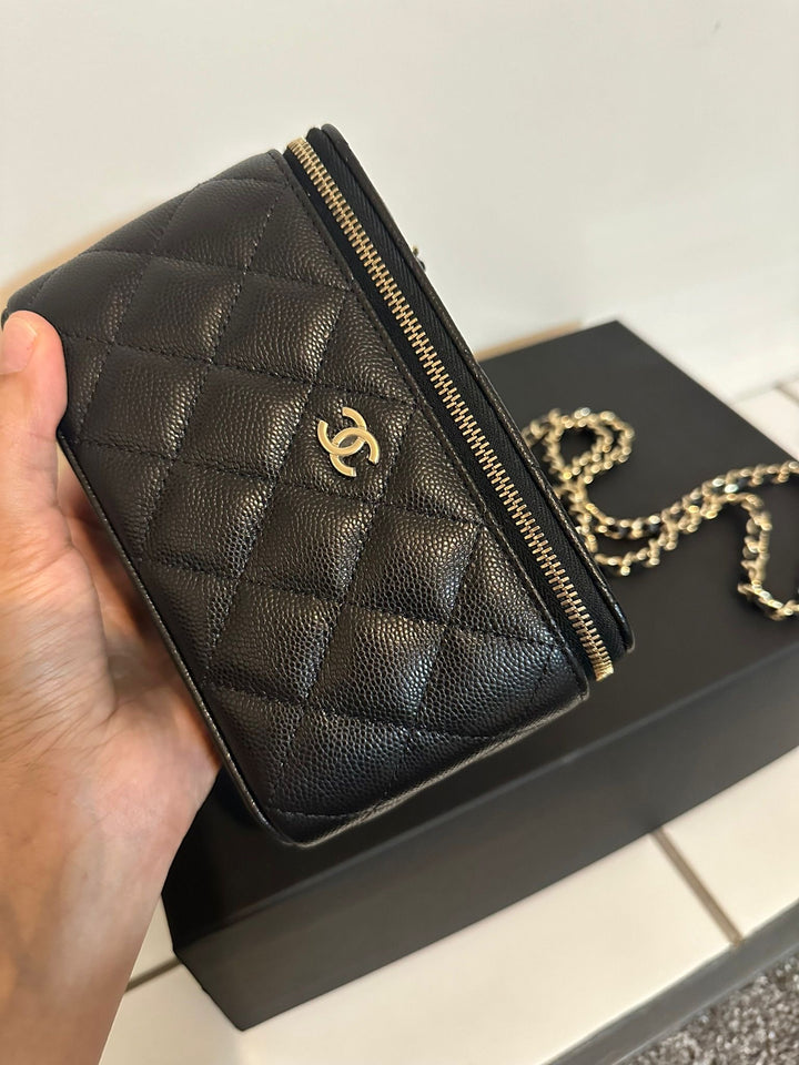 CHANEL Black Caviar LGHW Small Vanity Case with chain