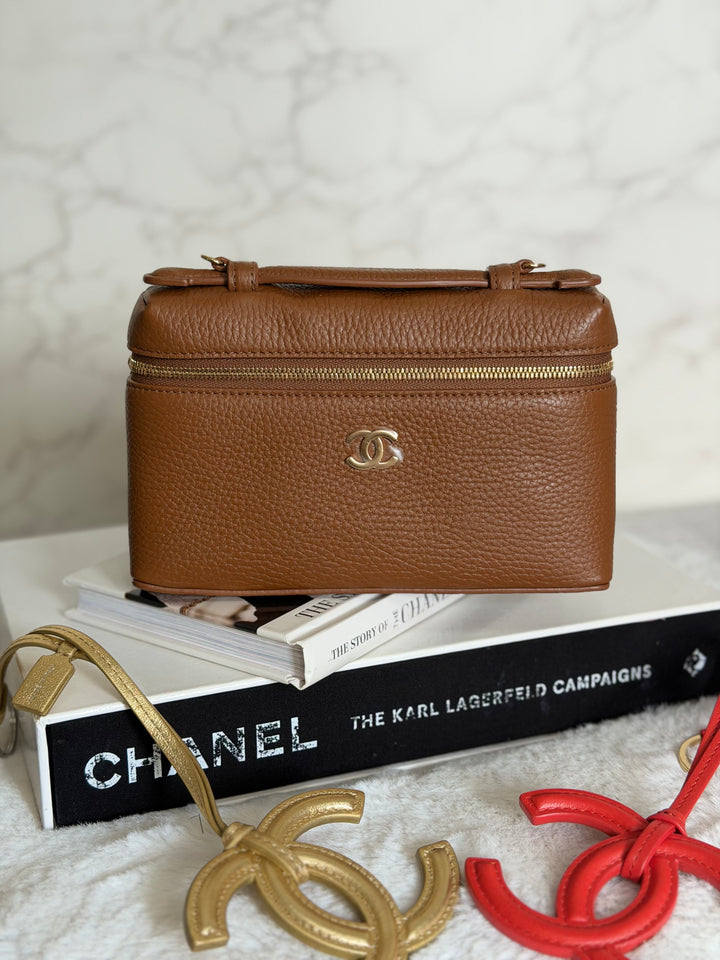 CHANEL Brown Gold Caviar LP Long Vanity SMALL 19 cms LGHW 2026