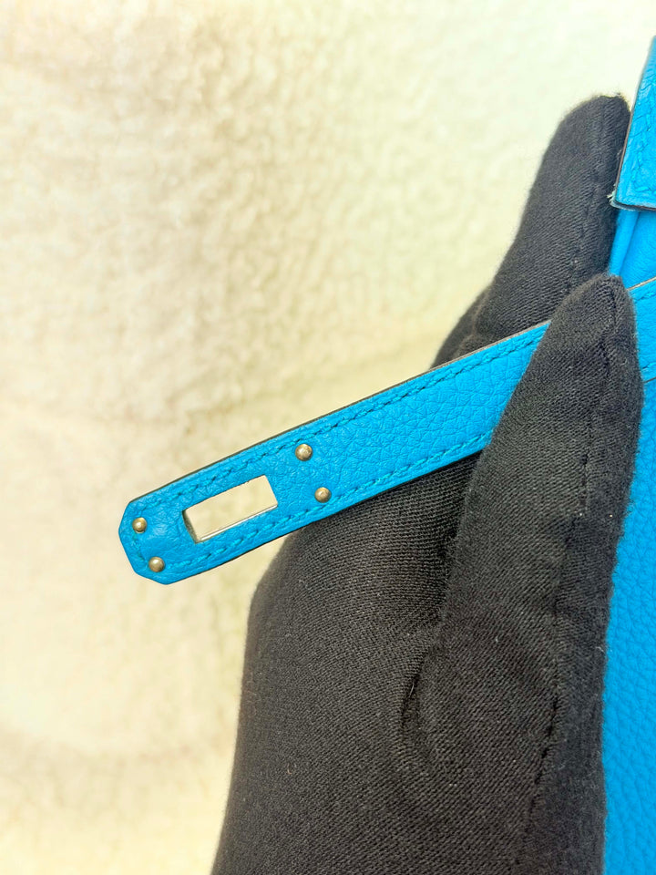HERMÈS Bleu Zanzibar Togo Leather PHW Kelly 25 Stamp A 2018
