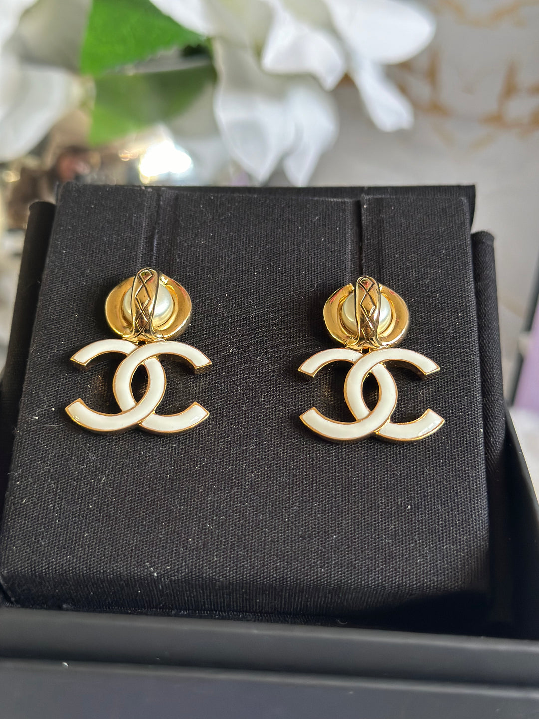 Chanel 22S White Resin Aged GHW earrings