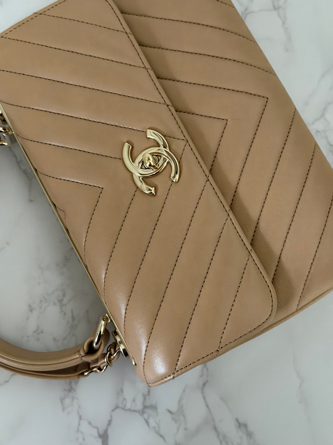 CHANEL series 27 2018 Dark Beige Lambskin LGHW Trendy CC Flap Bag size Small with Top Handle and detachable strap