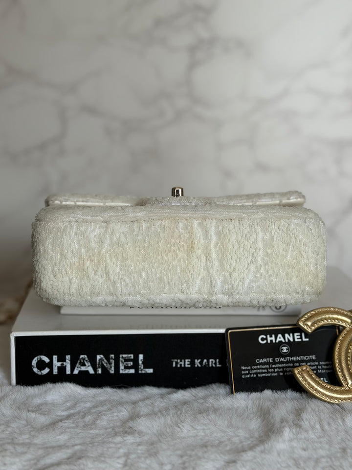 CHANEL series 28 19B White Sequin SMALL Flap Bag LGHW 2019