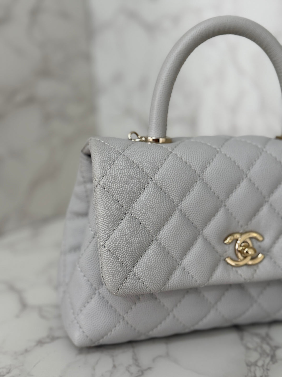CHANEL 18P series 27 2018 Light Grey Caviar LGHW Coco Handle Size Small with Detachable Shoulder strap