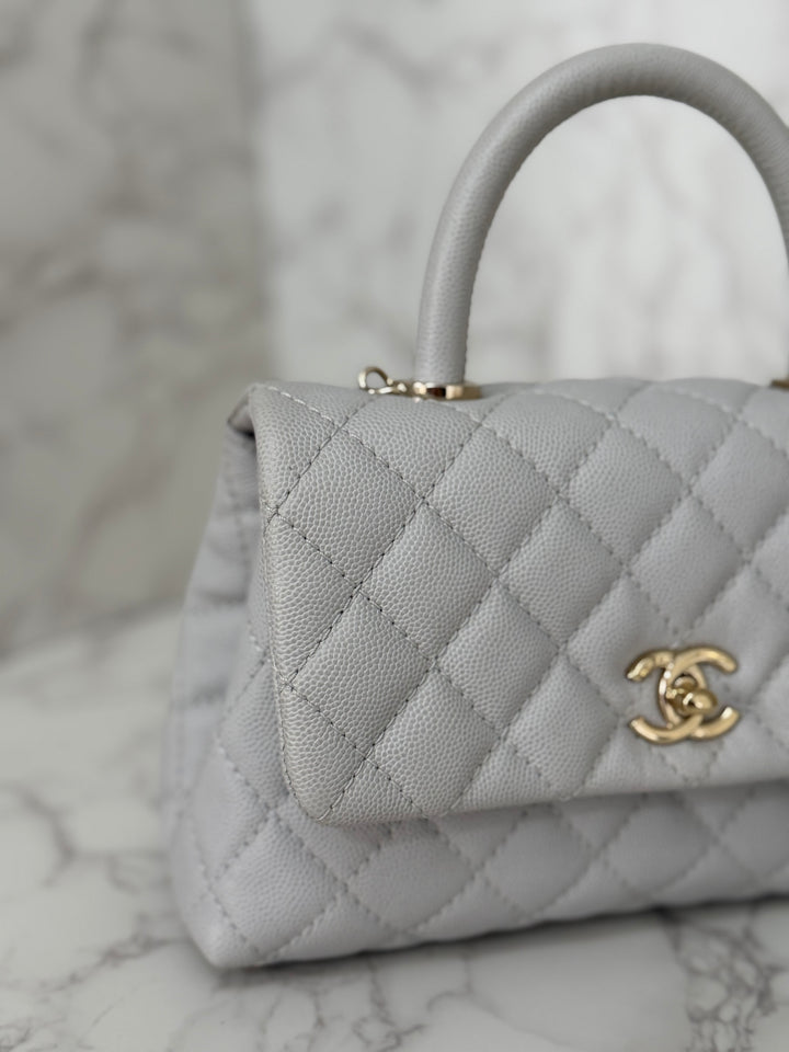 CHANEL 18P series 27 2018 Light Grey Caviar LGHW Coco Handle Size Small with Detachable Shoulder strap