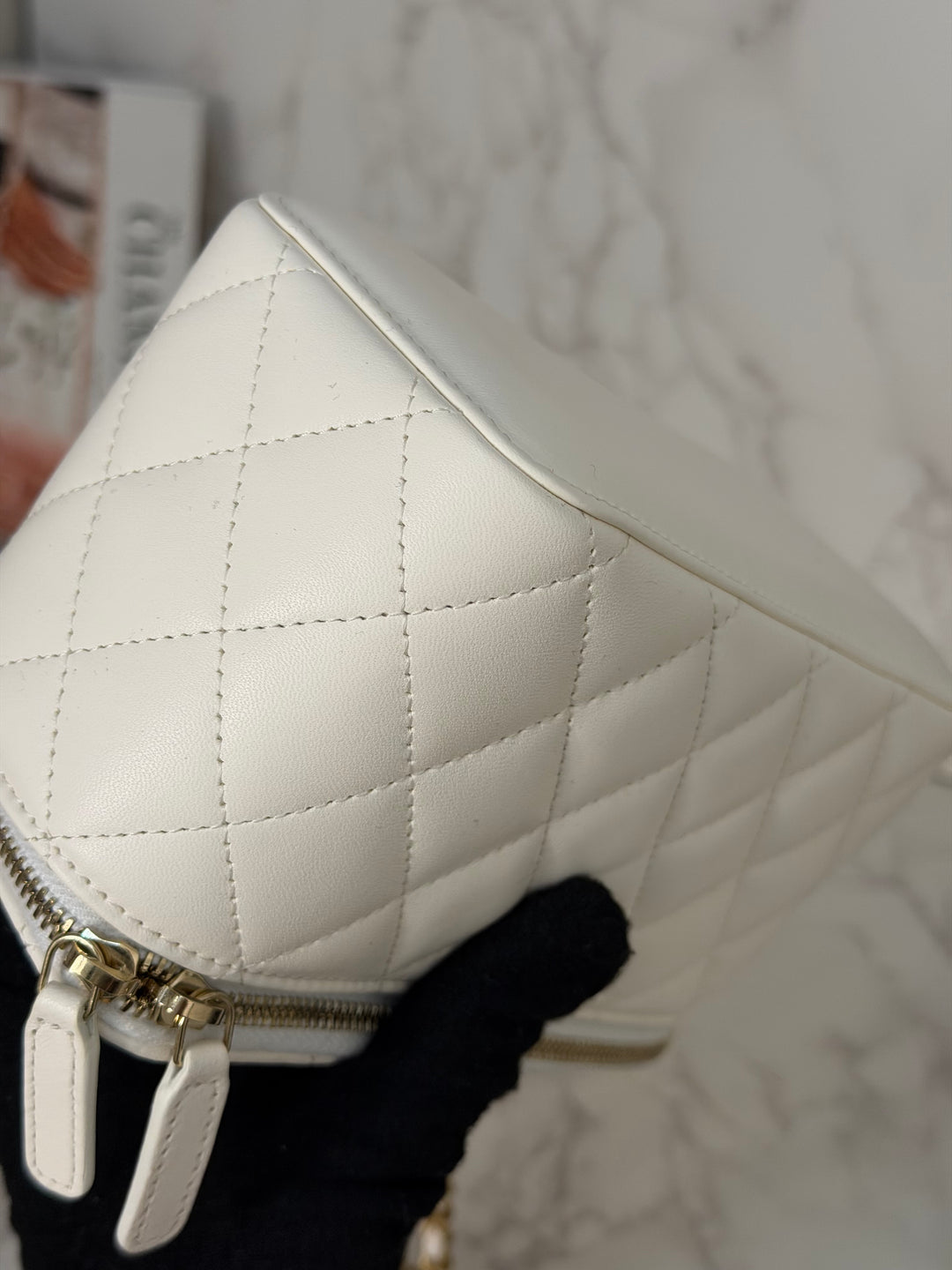 CHANEL series 31 White Lambskin aged GHW Small Vanity Pearl Crush Adjustable Chain 2020/2021