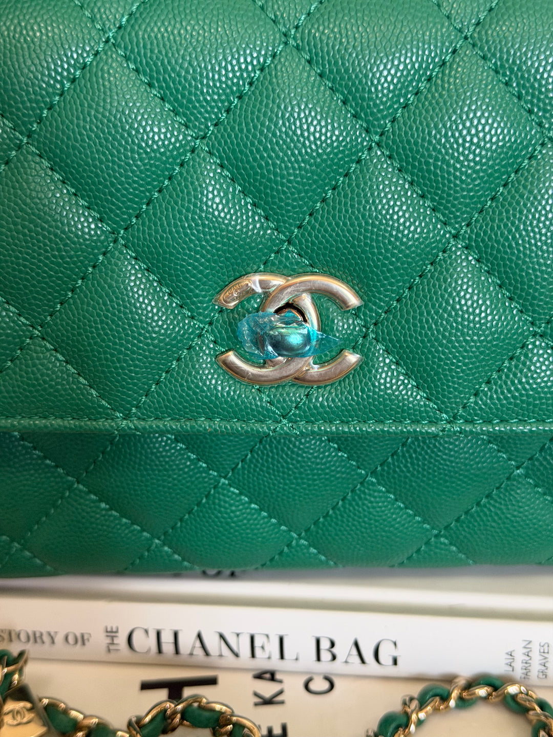 CHANEL 22A Green Caviar LGHW Coco Handle Flap Bag size Small 2022
