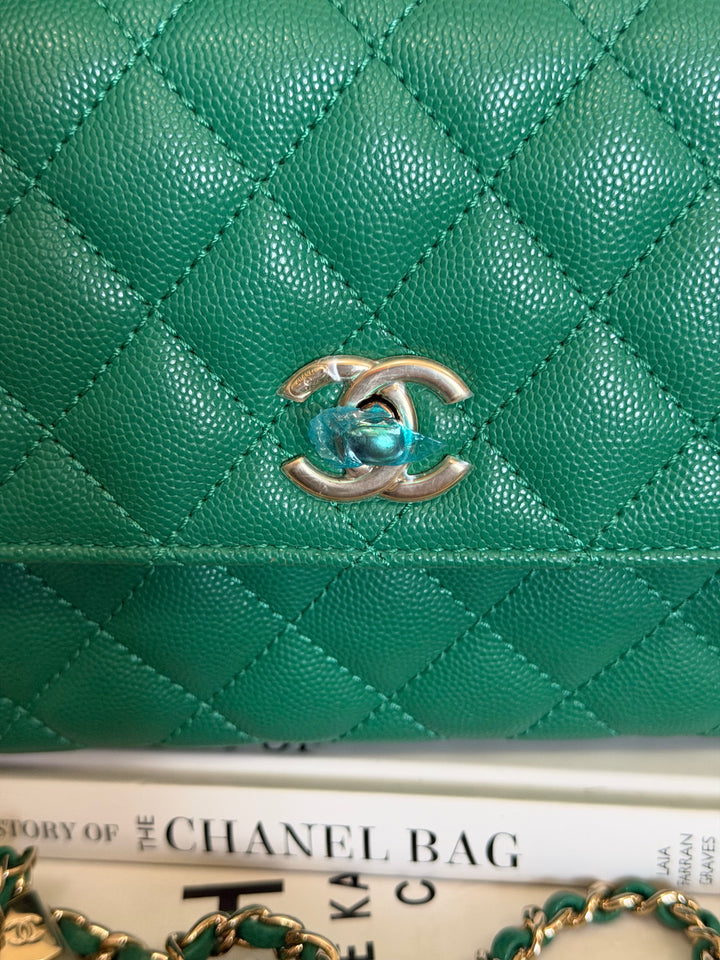 CHANEL 22A Green Caviar LGHW Coco Handle Flap Bag size Small 2022