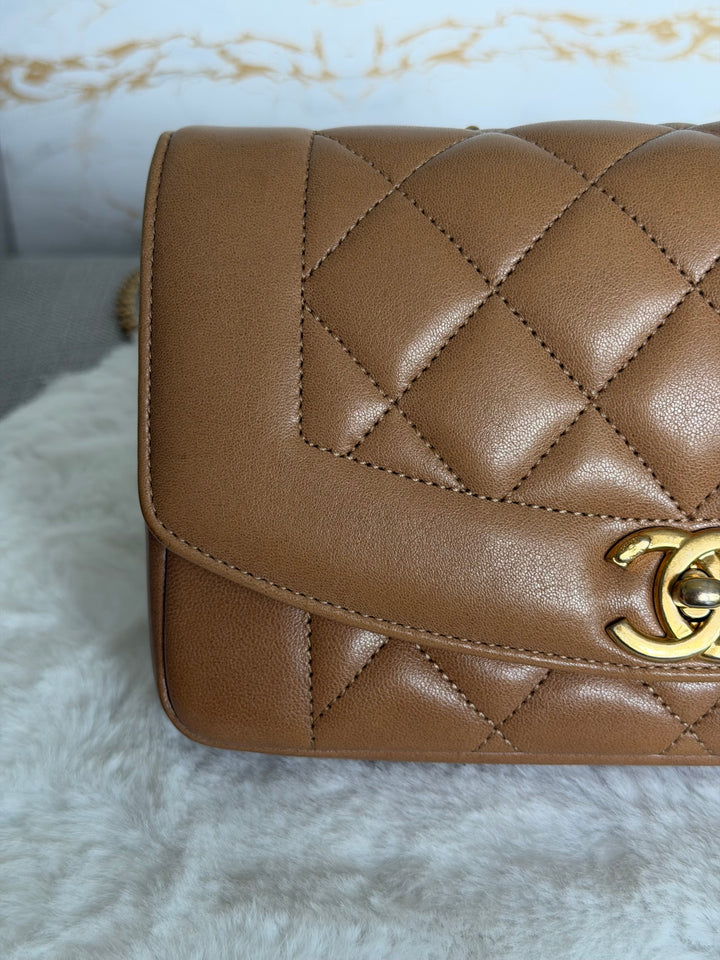 CHANEL series 21 Caramel Brown Lambskin aged GHW Diana Reissue Flap Bag size SMALL 2015