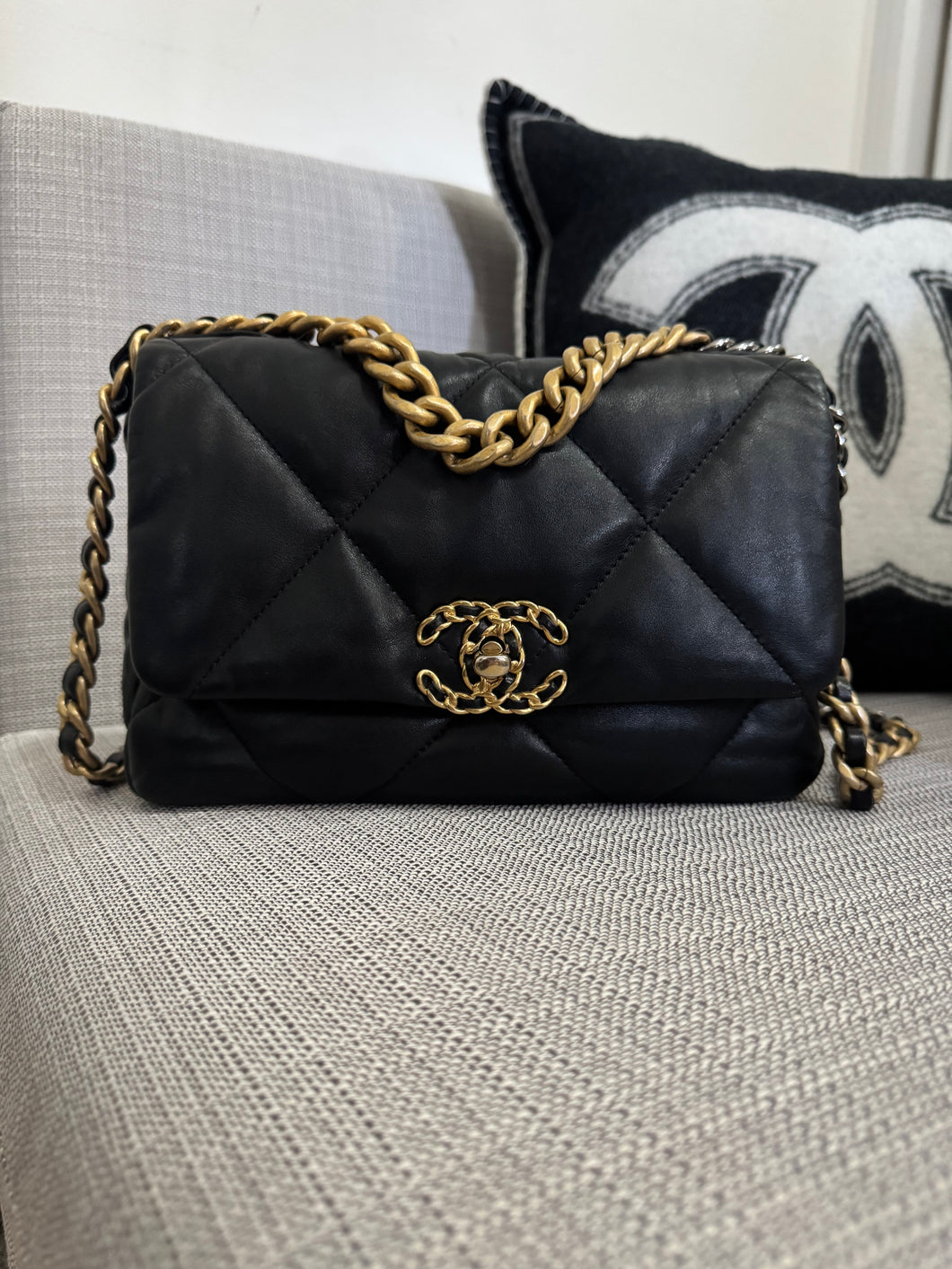 Chanel 19 Flap Bag from series 31 2021 in Black Lambskin Mixed Metal GHW Size Small