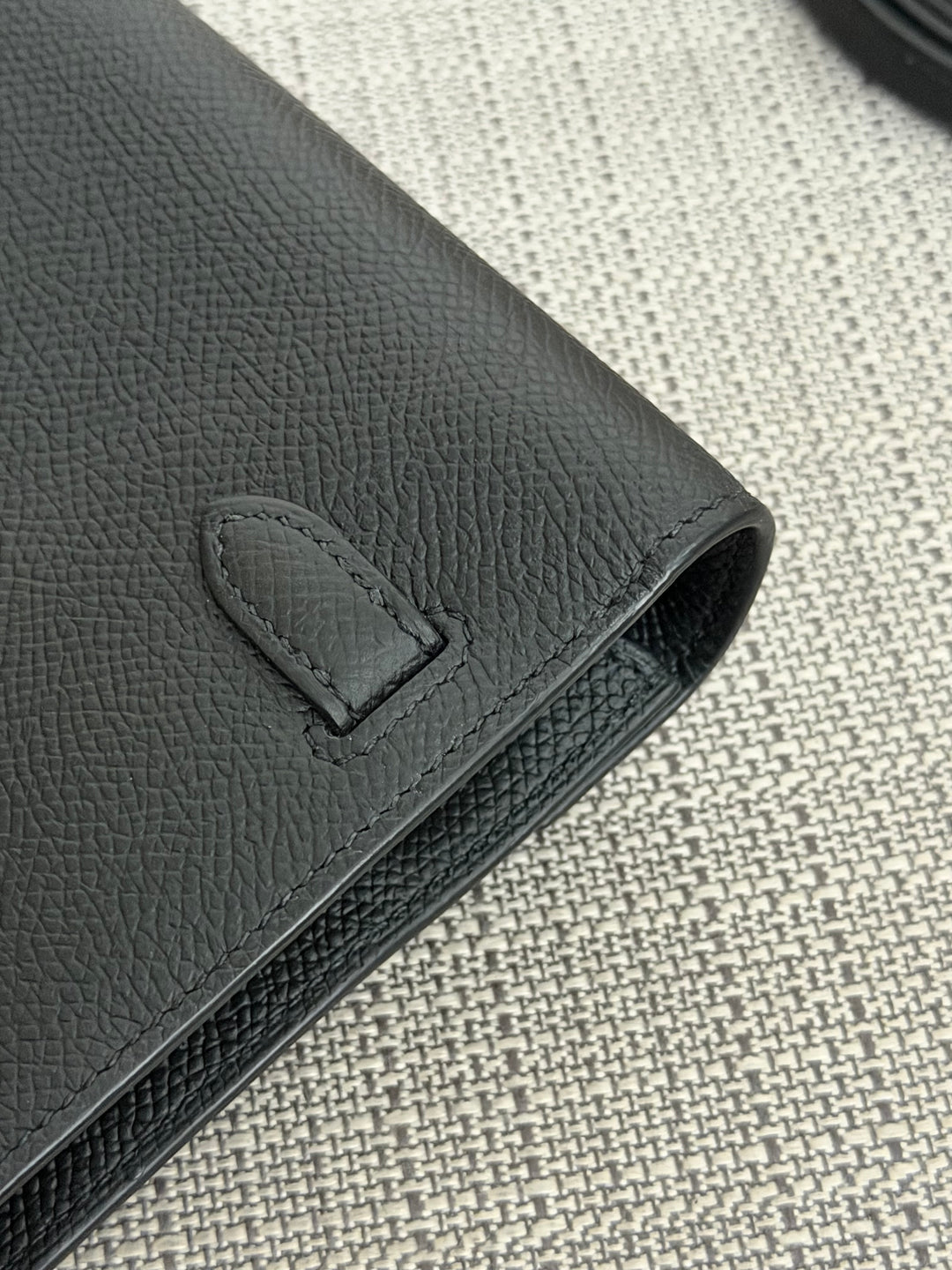 HERMES Noir Black Epsom Leather GHW Kelly To Go Stamp Z 2021