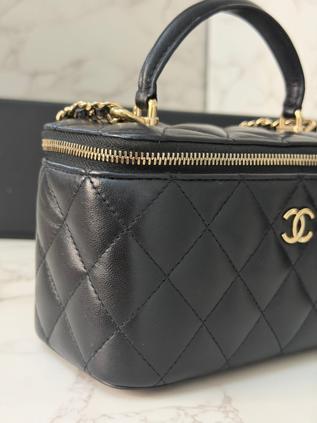 CHANEL series 31 Black Lambskin LGHW Small Vanity Case with Chain and Leather Top Handle