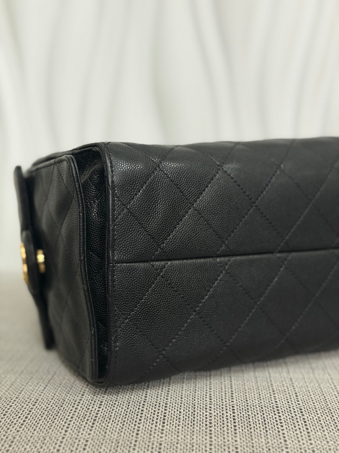 CHANEL 25 Black Caviar Aged GHW Hobo Bag size SMALL